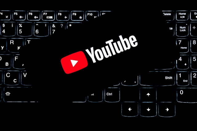 Schermata YouTube Premium su dispositivo mobile, senza pubblicità. Spotify Italia